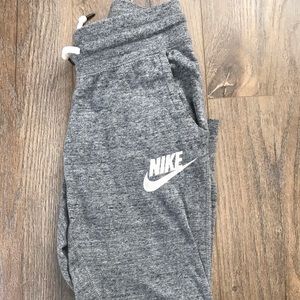 Nike- women’s soft grey sweatpants XS